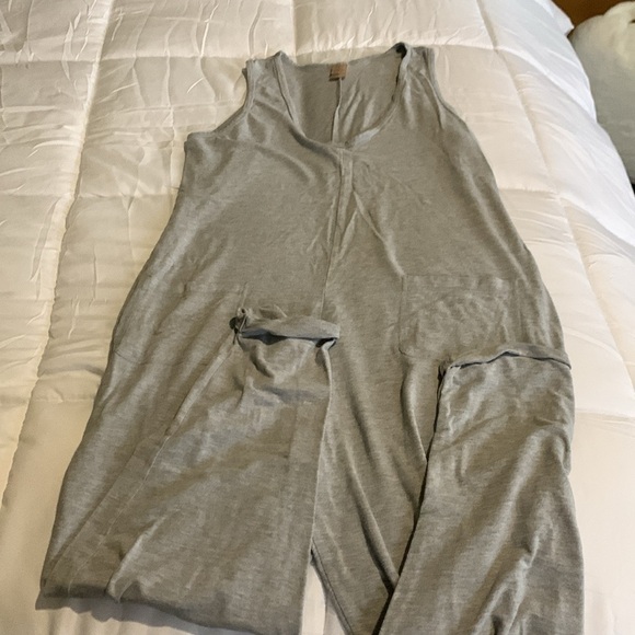 Smash and Tess romper size small - Picture 2 of 5